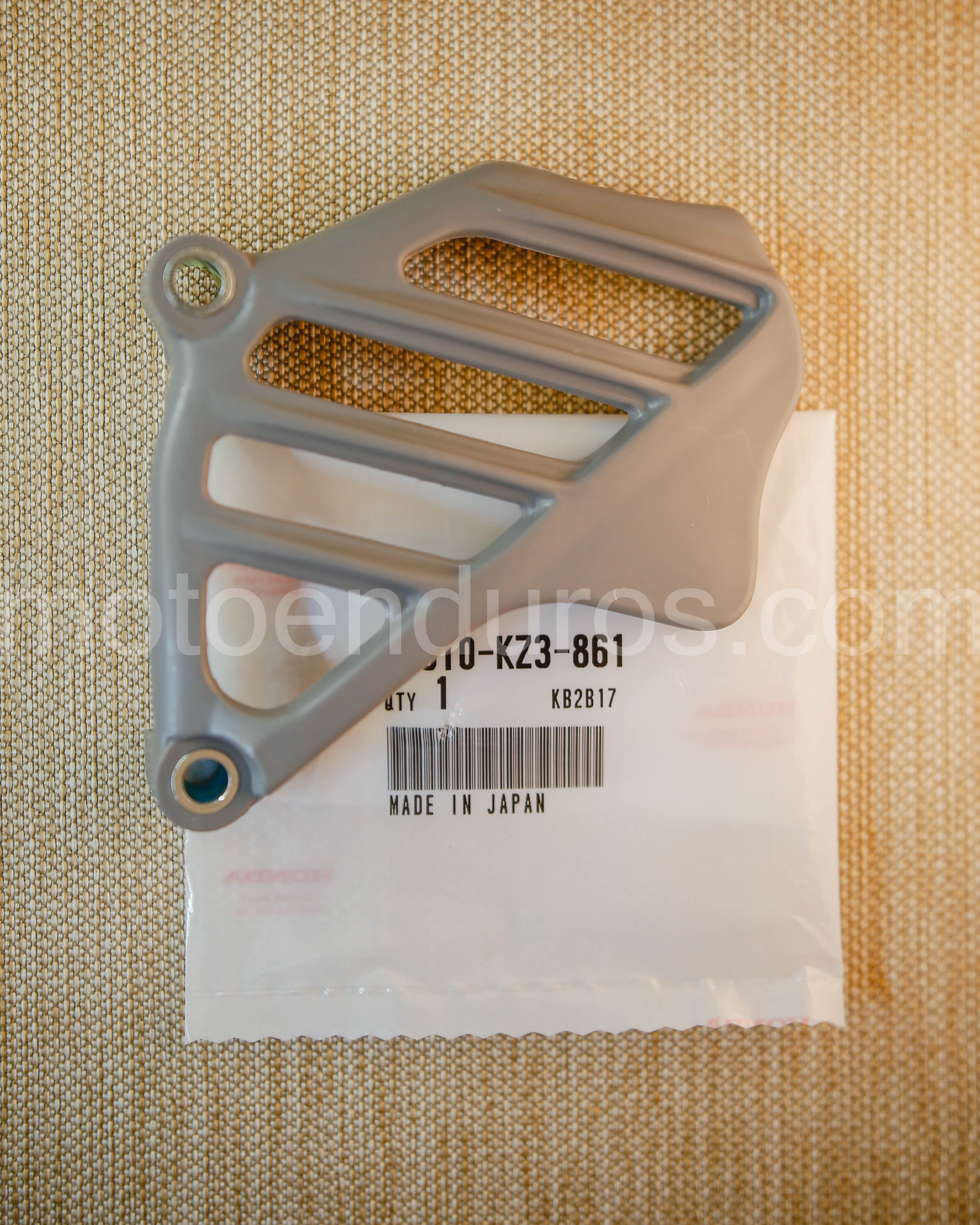 Genuine HONDA CR250R CR500R Front sprocket Cover / Guard